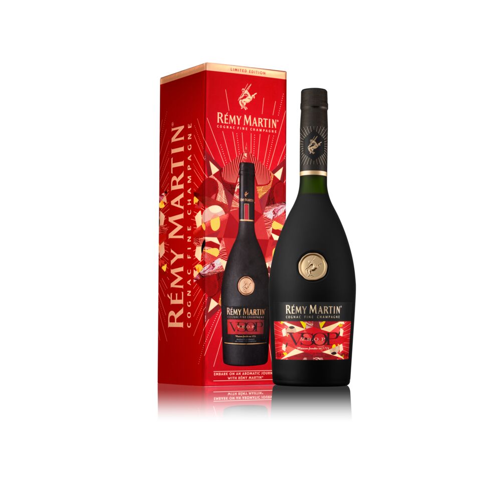 Medium-Remy Martin-Photo-RM_EOY23_VSOP_DUO_V1_trans.jpg