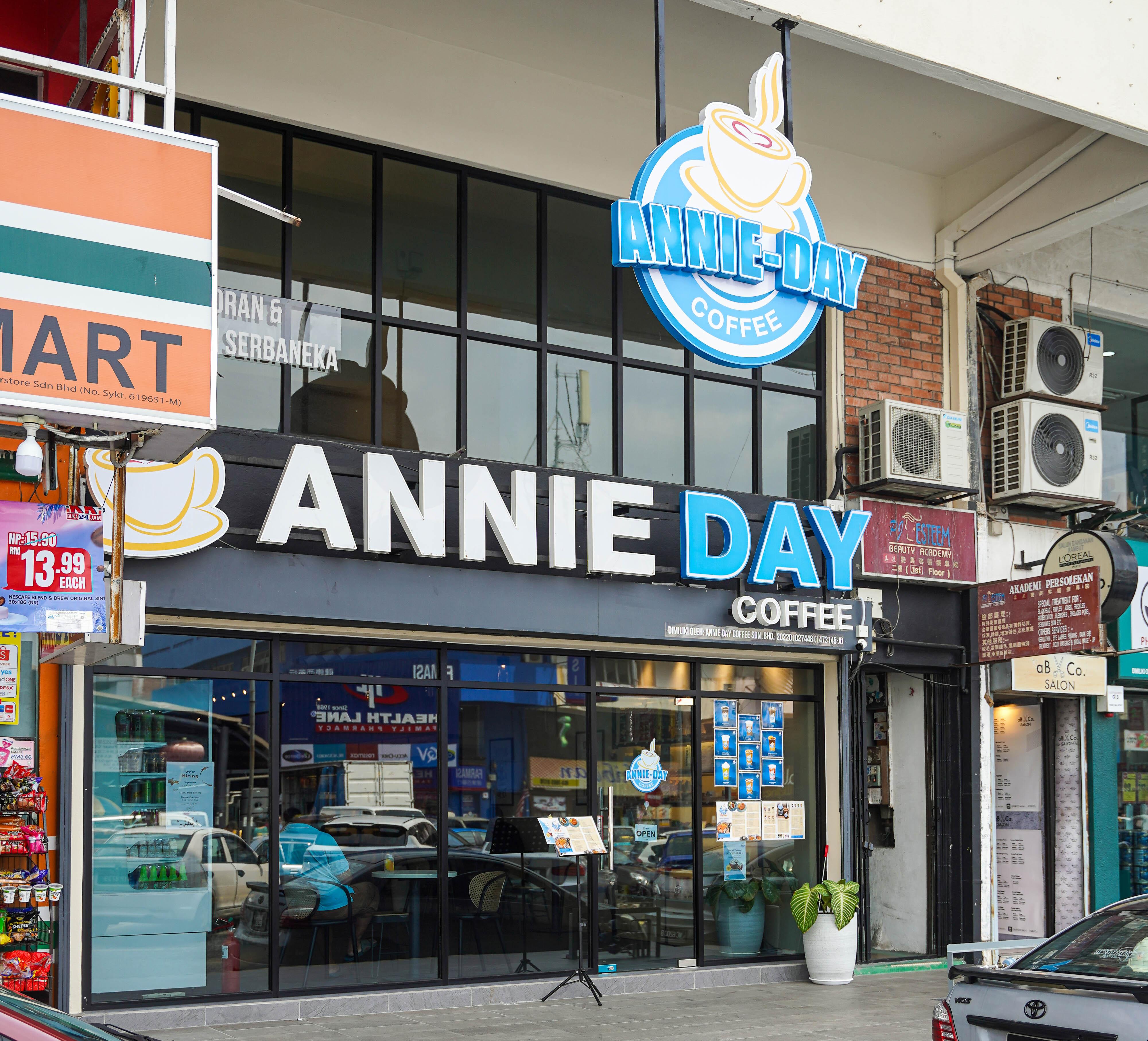 Annie Day-2.jpg