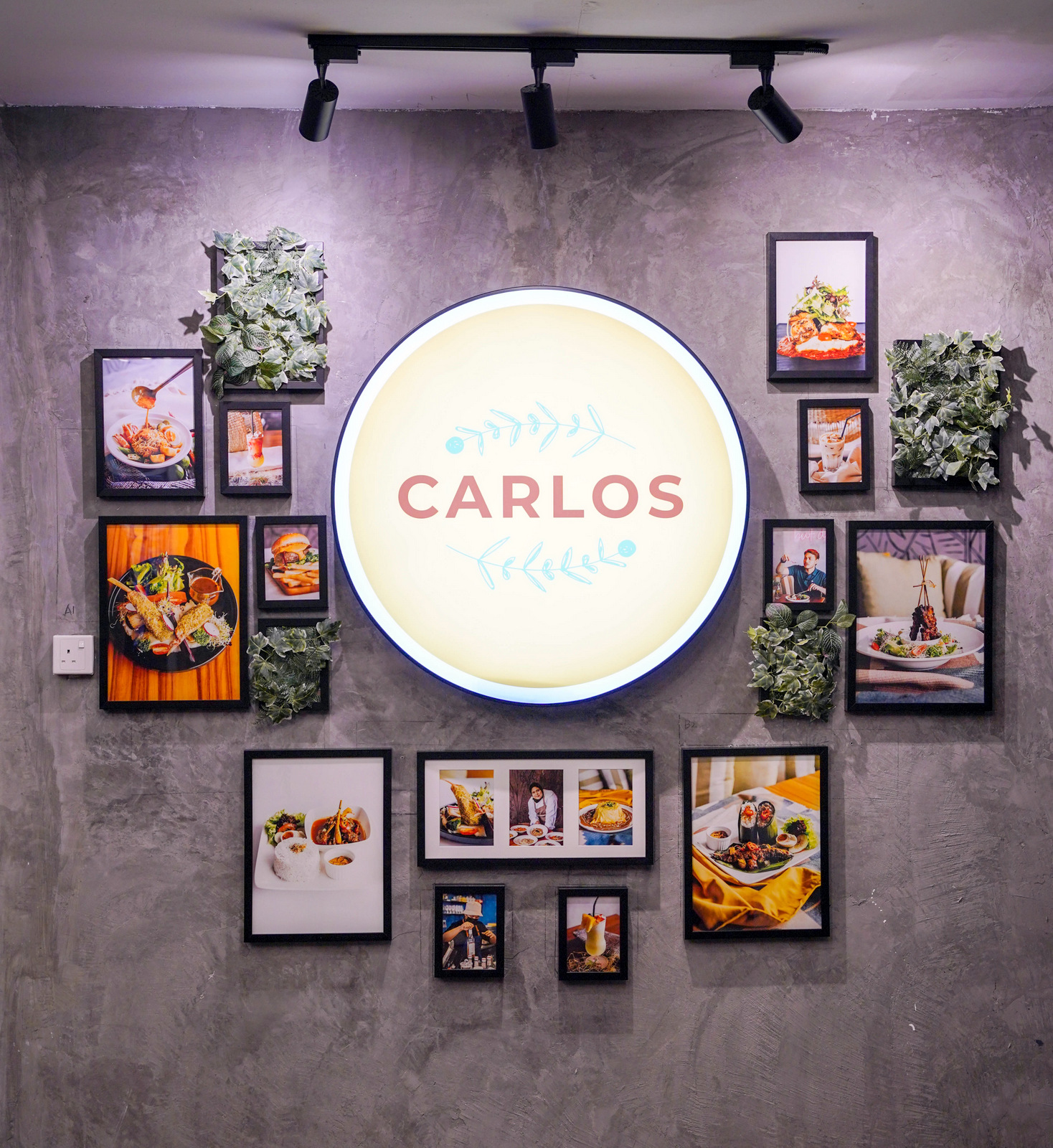 Carlos Cafe-11.jpg