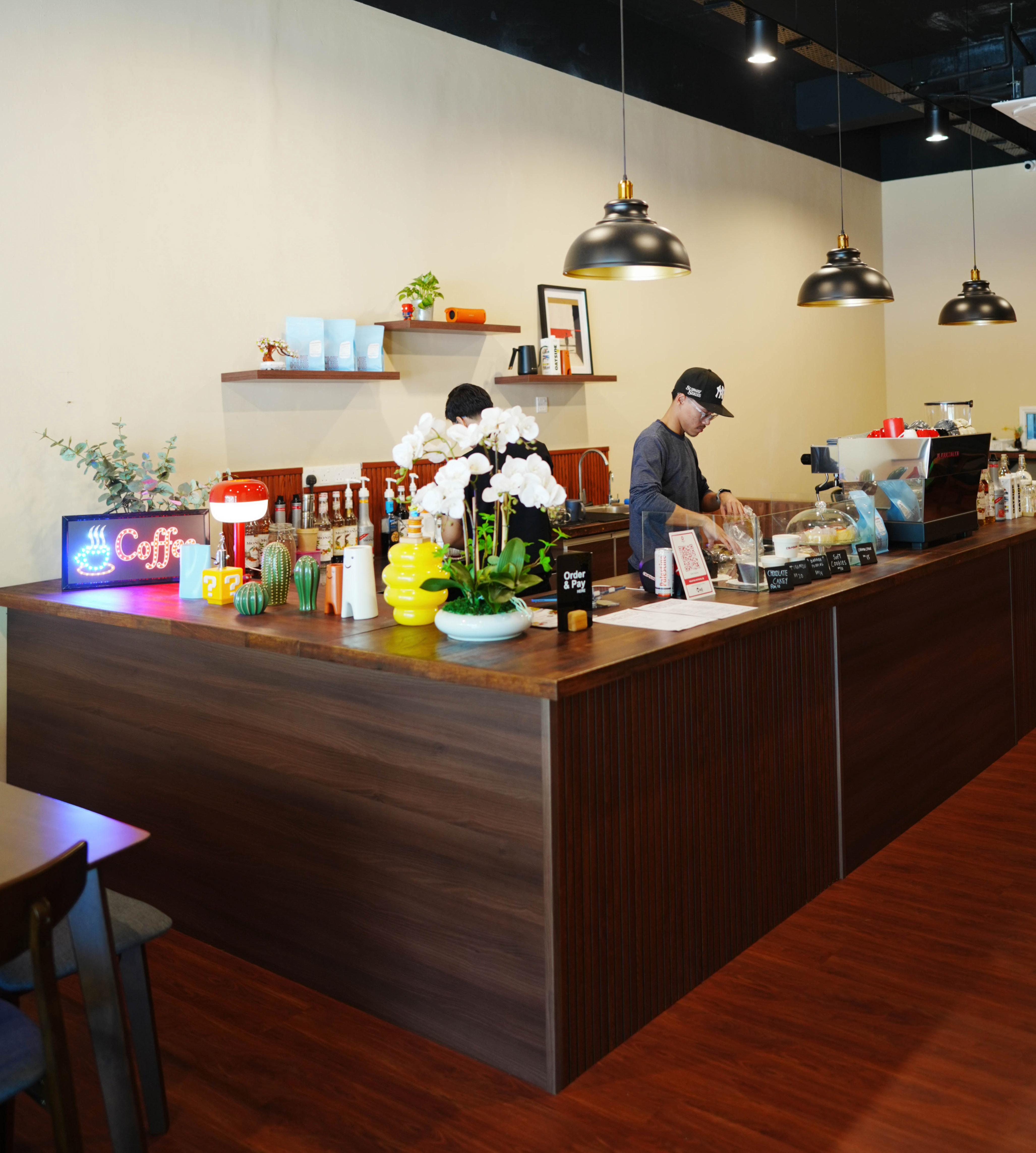 crimson cafe, shah alam