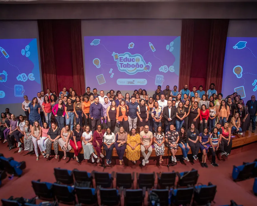 Formação de Supervisores, Coordenadores e ATP’s com o Professor César Nunes, enriquecendo o conhecimento e saberes de todos sobre a “Educação Integral, Humanização e Acolhimento”.