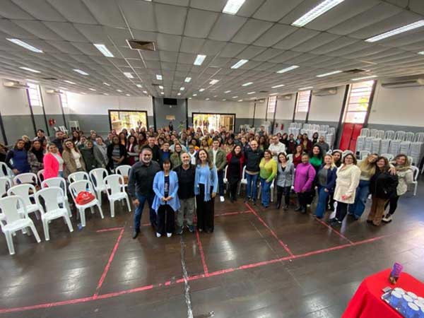 Formação de diretores e vice-diretores na rede municipal, recebemos o professor Braz Rodrigues Nogueira, ex-diretor da Escola Municipal Campos Salles na periferia de São Paulo, ele é considerado o principal responsável por transformar a comunidade de Heliópolis em "Bairro Educador". Braz ajudou a fortalecer os laços entre a escola e a comunidade e apostou em um novo tipo de relação entre estudantes e professores, pautada pelo diálogo que caracterizou pedagogias como a de Paulo Freire.