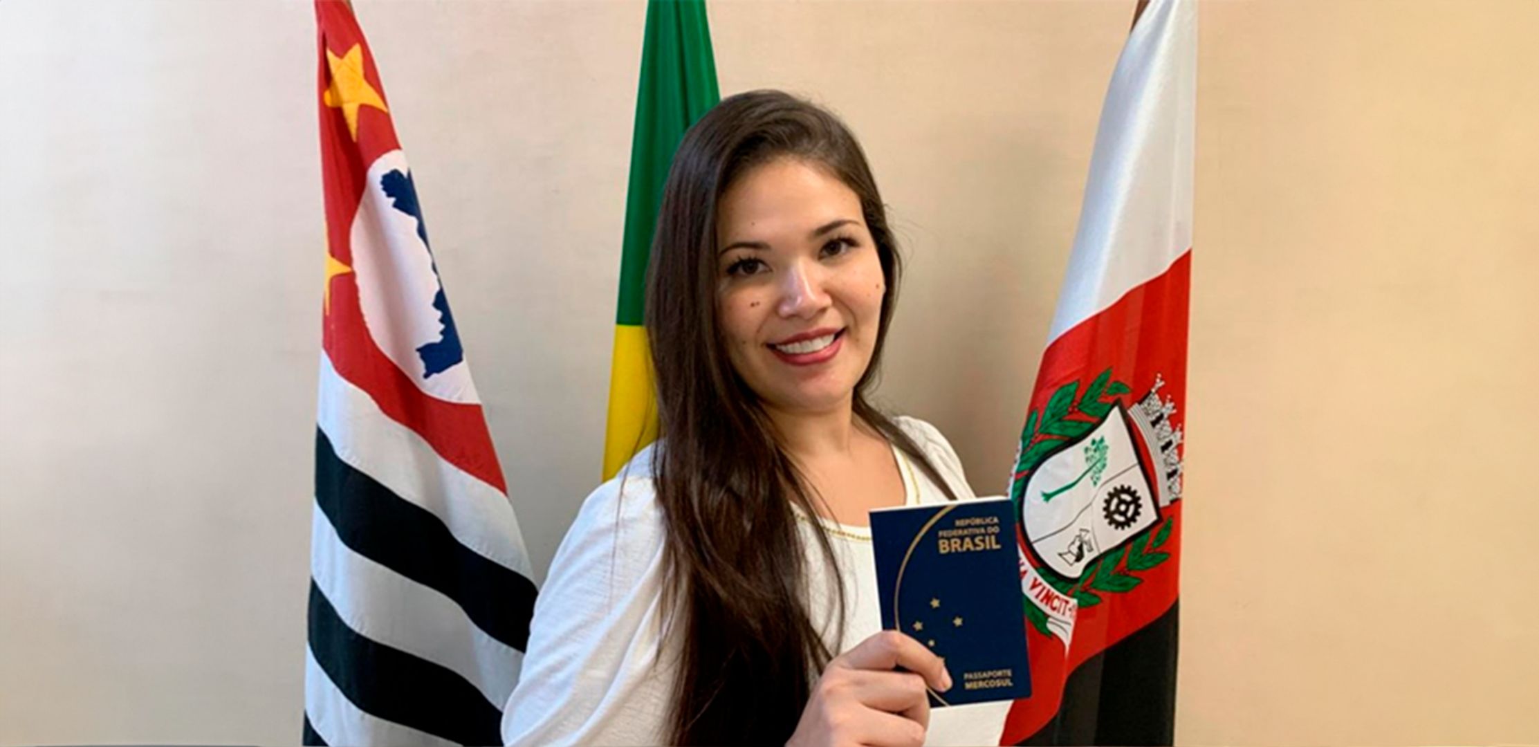 Professora de inglês da Rede Municipal de Ensino de Taboão da Serra ganha bolsa de intercâmbio para estudar no Canadá