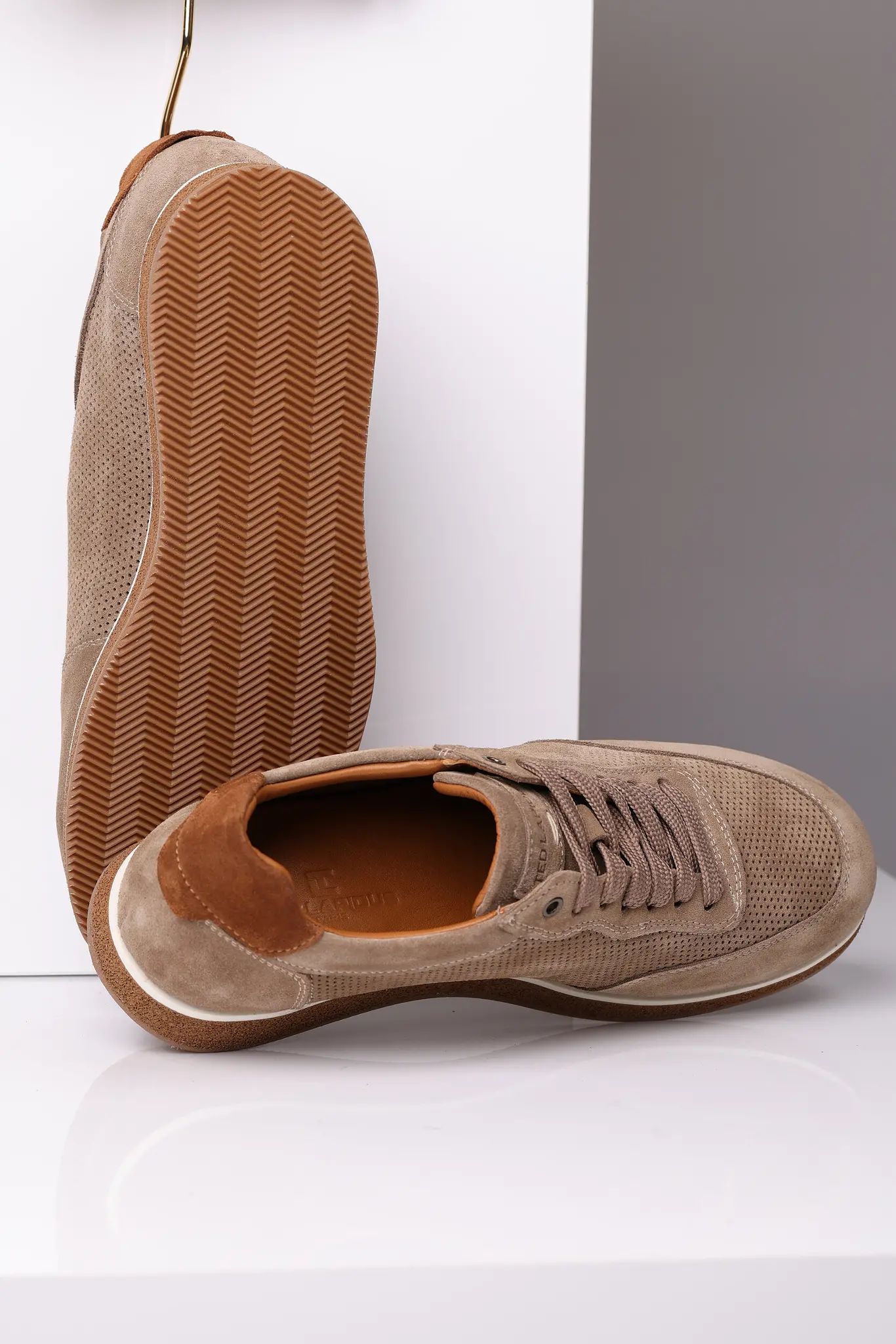 Adidași pentru bărbați — Artizana Fashion, foto 3