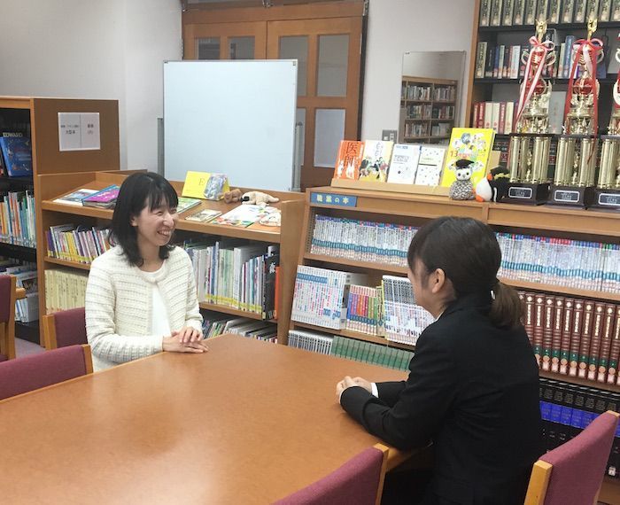  白百合学園中学校　図書館司書インタビュー「絵本・児童向けの本から上級者向けの本や洋書まで幅広く揃う図書館」