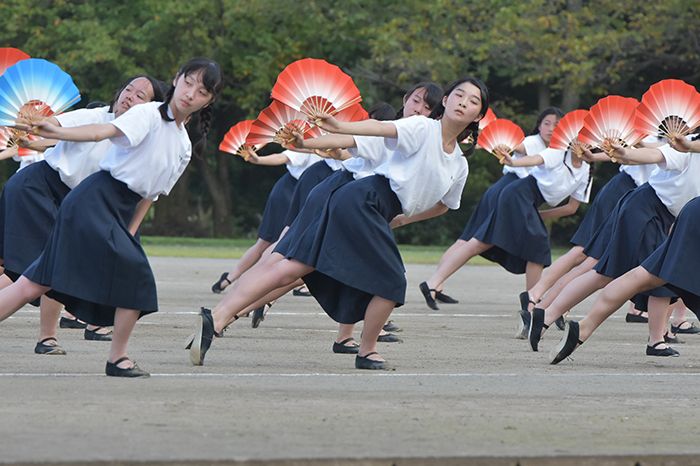 共立女子中学校　先生インタビュー「中学のうちは宿題をたくさん出すので、ちゃんとついていければ力になっています！」180