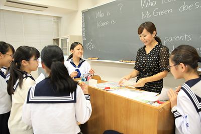 共立女子中学校　先生インタビュー「中学のうちは宿題をたくさん出すので、ちゃんとついていければ力になっています！」60