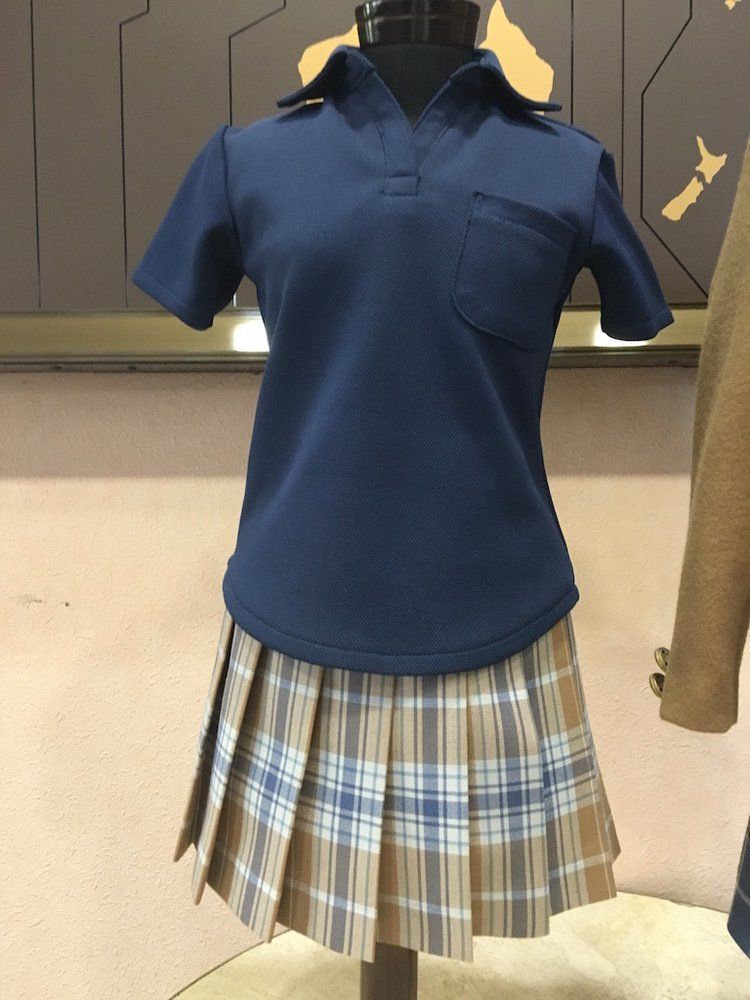 品川女子学院中等部の制服13