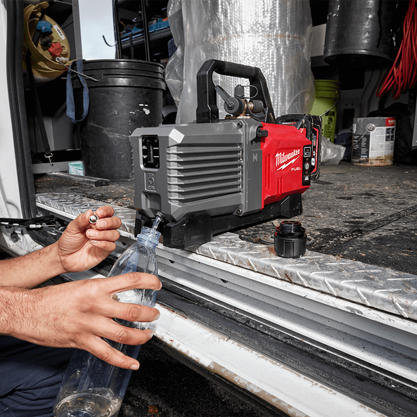 Milwaukee M18 5CFM Hvac Vacuum Pump (bare Tool) M18 FVP5-0 Milwaukee M18 5CFM Hvac Vacuum Pump (bare Tool) M18 FVP5-0
