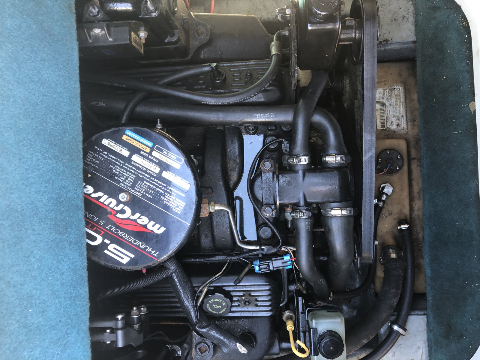Maxum 2100 DC 2001
