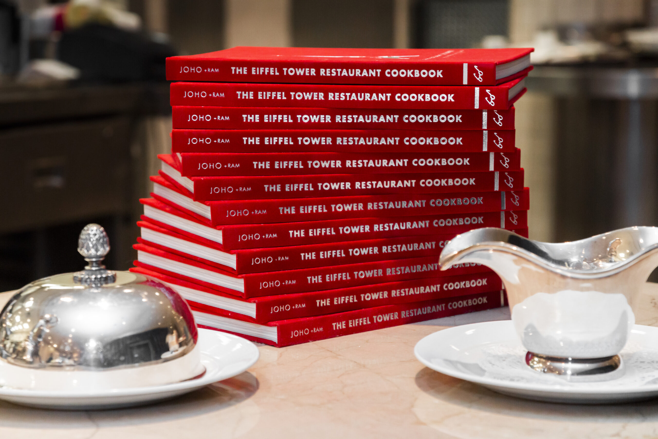 MEMORABLE CLIENT GIFTS THAT'LL IMPRESS Eiffel Tower Restaurant