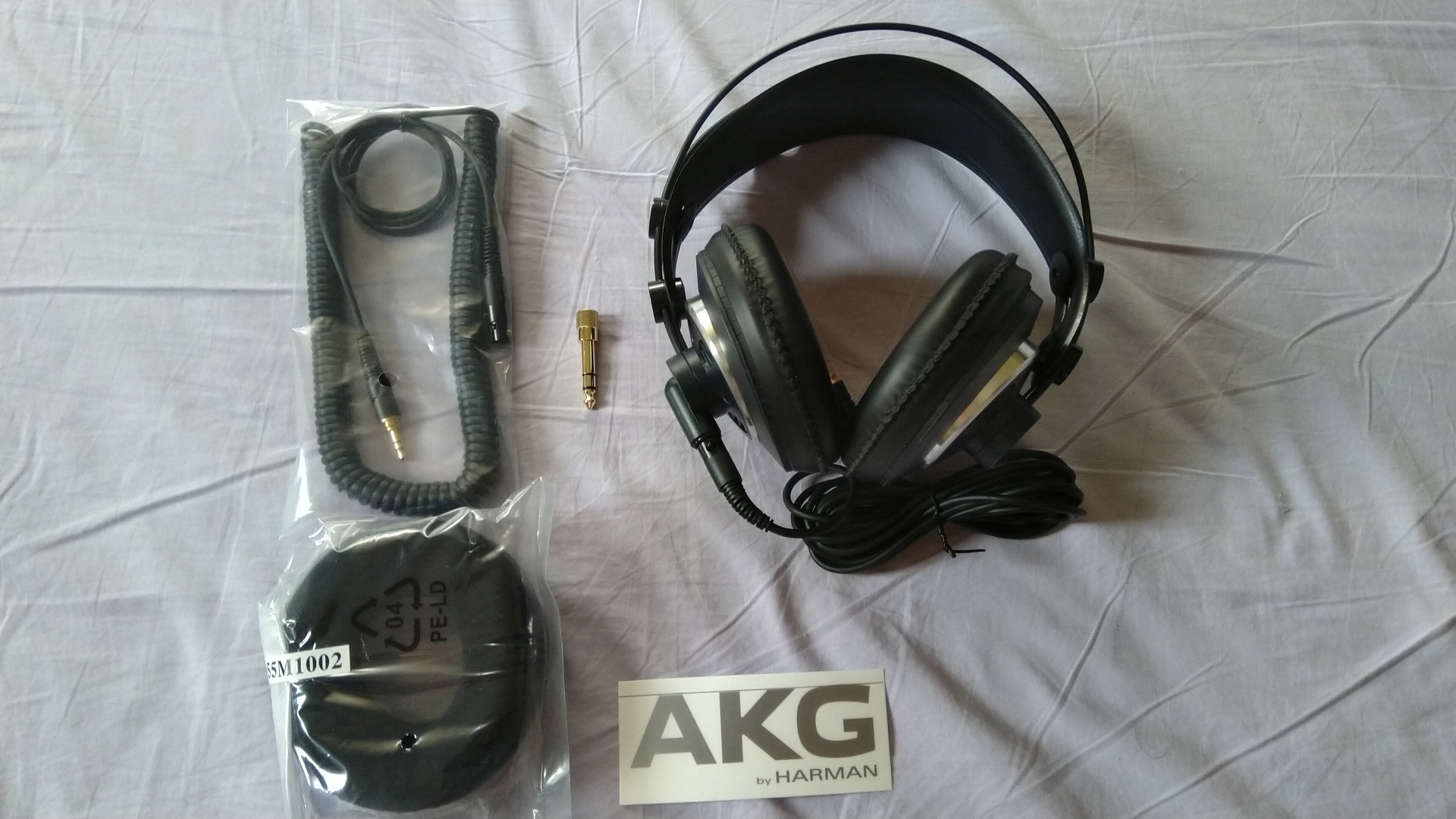 AKG-1.jpg