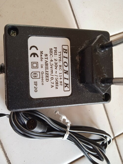 Universal-power-supply-4.5V-0.7A_.jpg