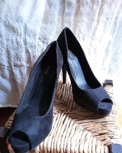 Peep toe suede γόβες νο. 37