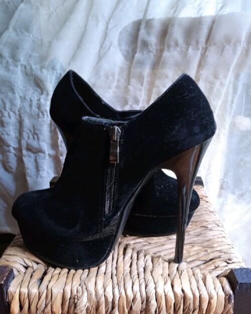 Ankle boot ψηλή suede μαύρη νο. 37