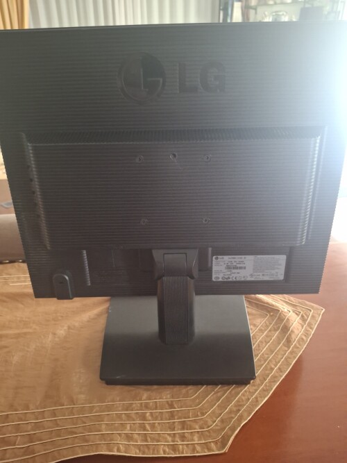 LG-L1919S-02.jpg