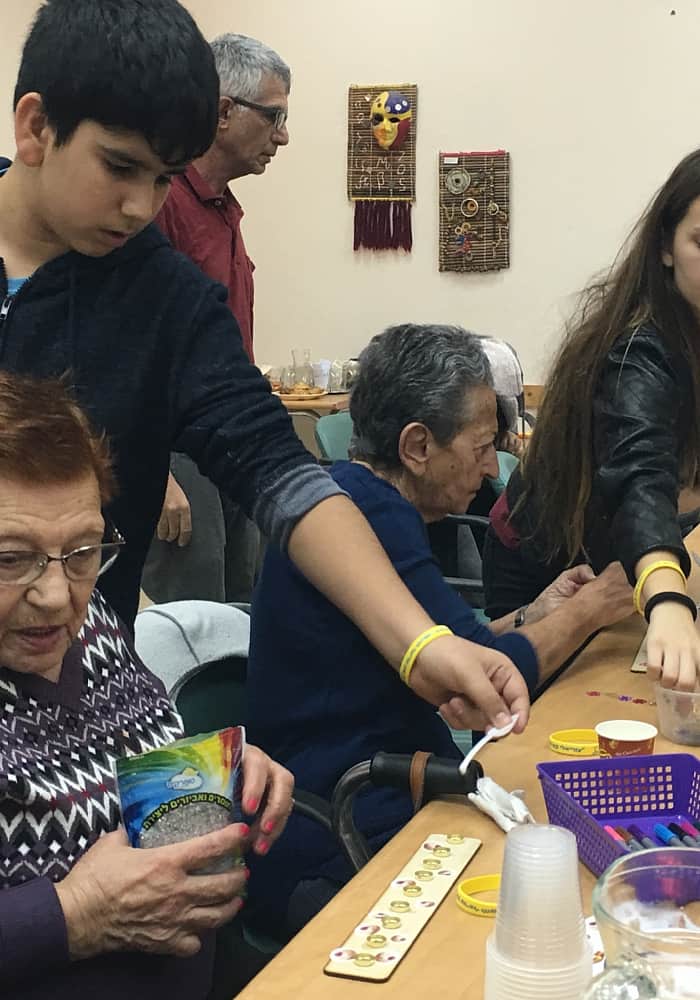עזריאלי מחברים את הדורות