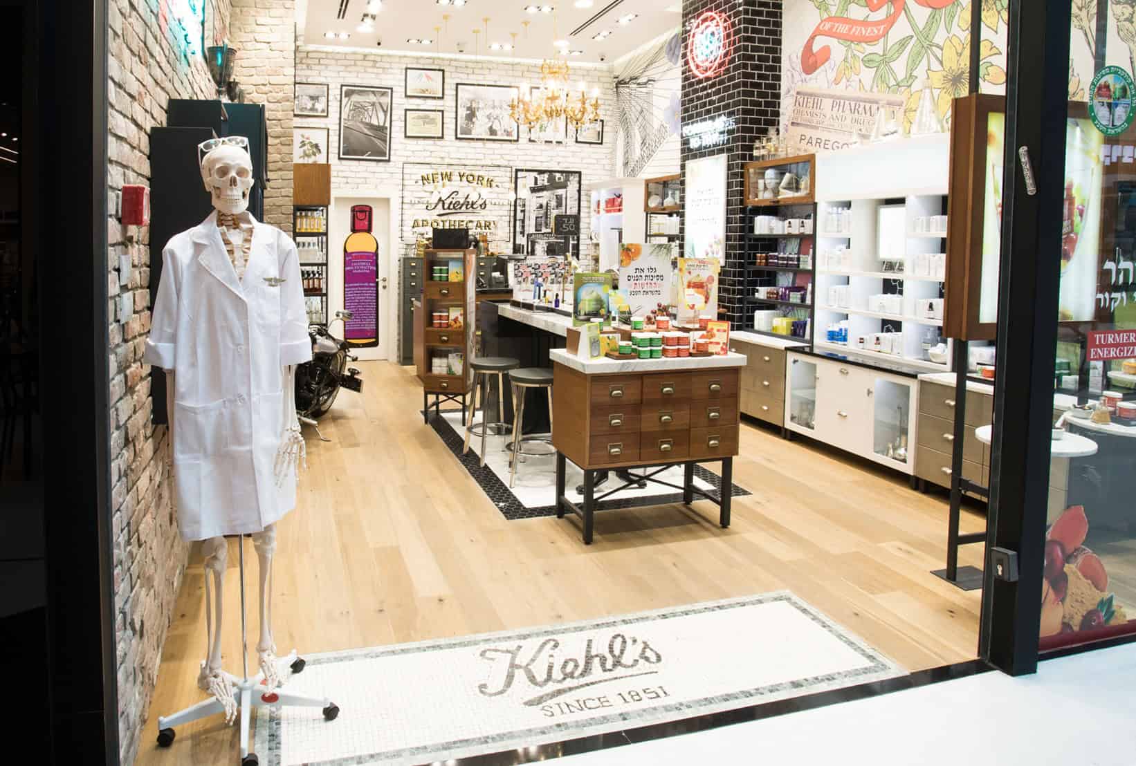 מותג הטיפוח הניו יורקי Kiehl’s פותח בישראל בו-זמנית שישה מתחמי פופ־אפ חווייתיים לרגל השקת קרם חדשני לשיקום העור