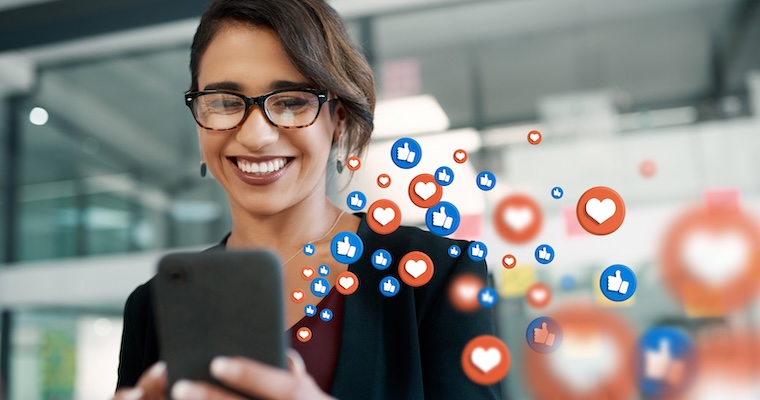 How Social Media Helps Women Entrepreneurs Raise More Money Through Crowdfunding