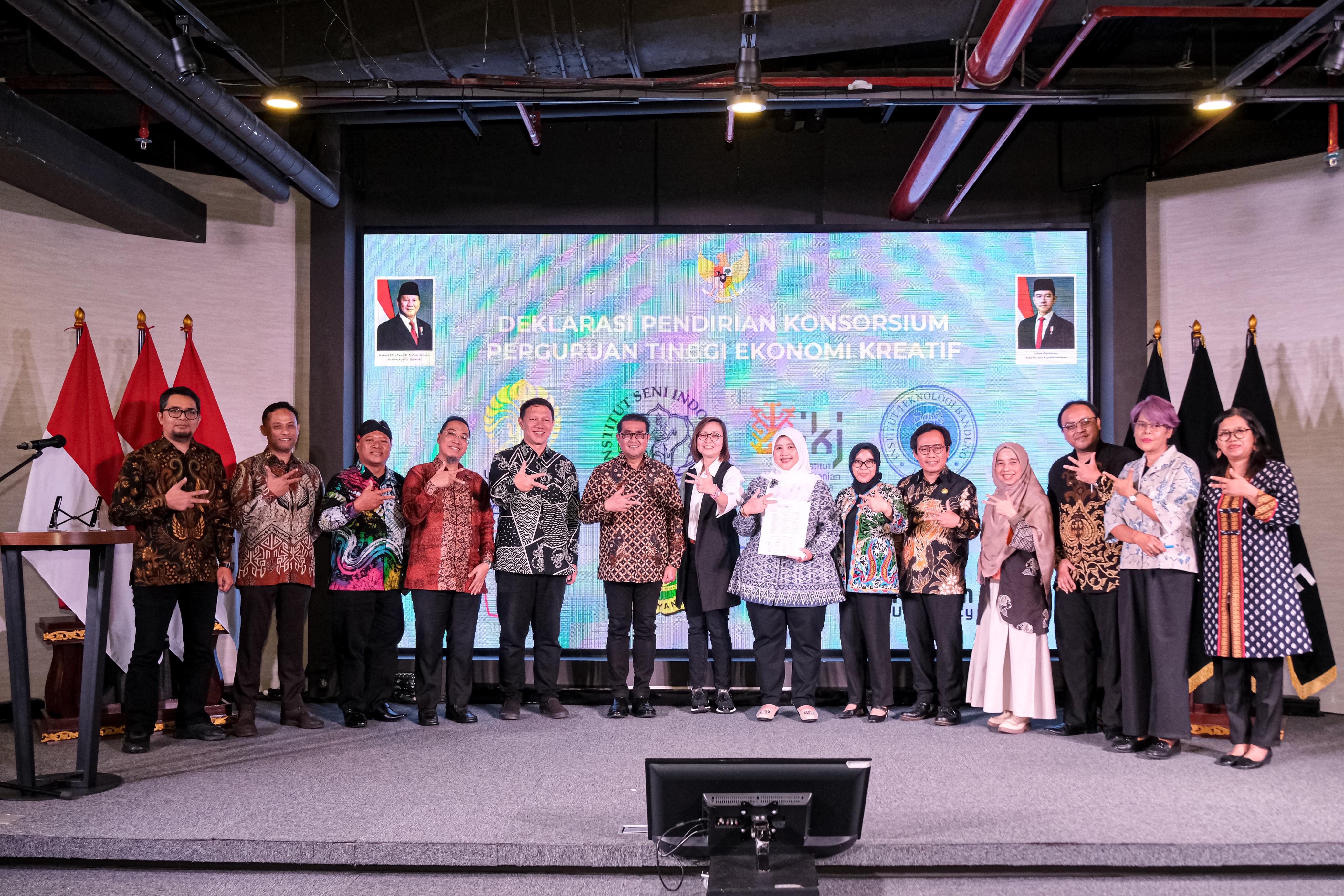 Mou dengan Kampus, Kementerian Ekraf Dukung Konsorsium Perguruan Tinggi Ekonomi Kreatif, Wujud Nyata Kolaborasi Hexahelix