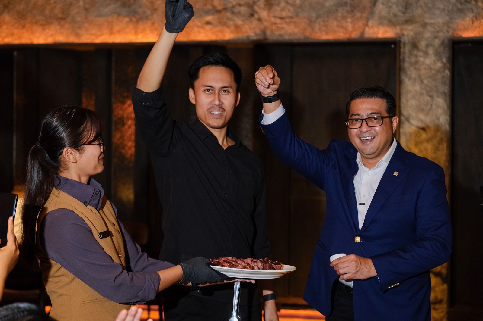 gambar Menteri Ekraf Teuku Riefky Apresiasi Meatguy Steakhouse yang Berhasil Meraih World’s 101 Best Steak
