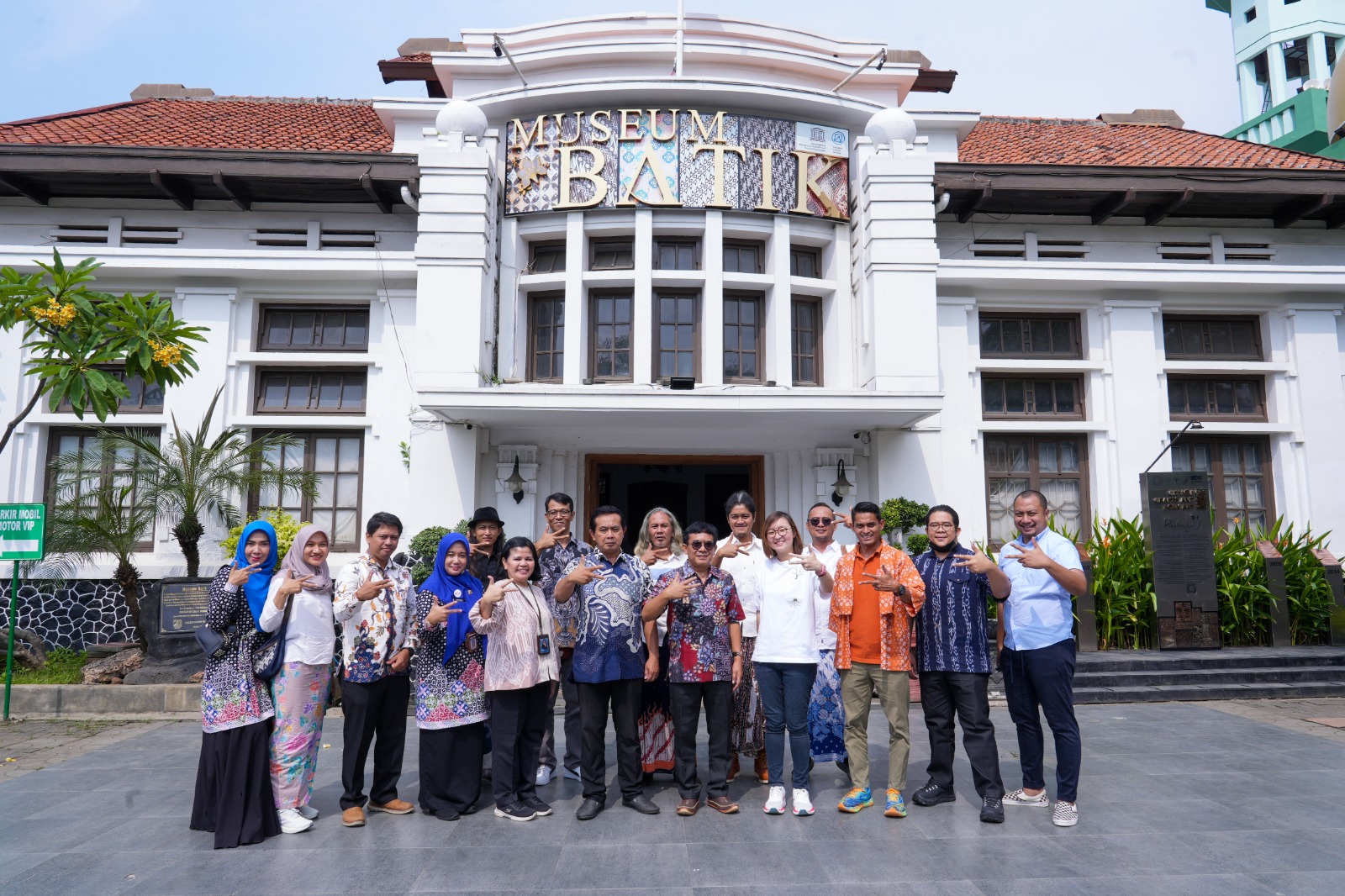   Wamen Ekraf Tinjau Museum Batik Pekalongan, Dorong Kolaborasi Pelaku Ekraf dan Pemerintah