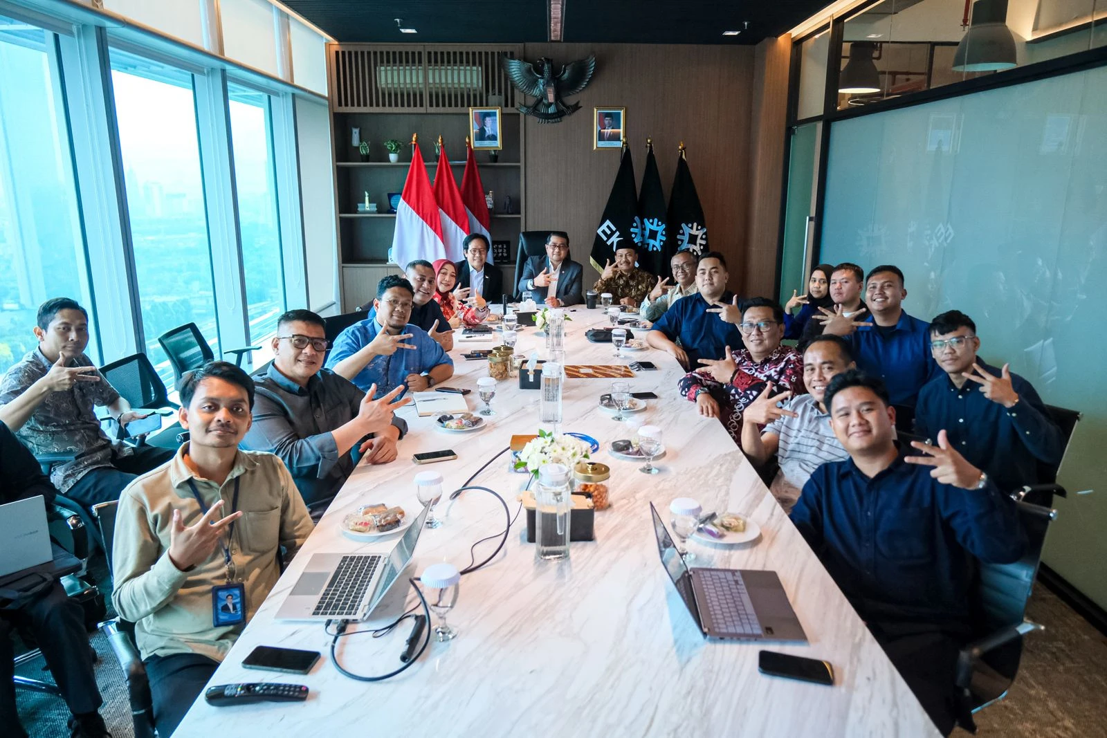 Menteri Ekraf Bahas Urgensi Dinas Ekraf dengan Wakil Wali Kota Banjar untuk Penguatan Industri Kreatif