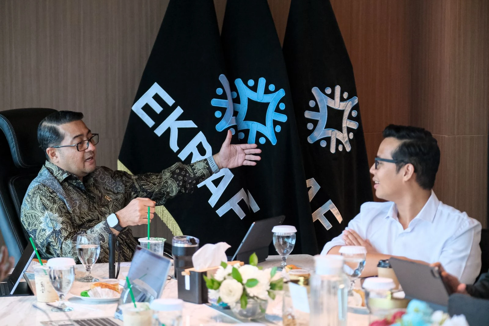   Menteri Ekraf Dorong Esteh Indonesia Buka Kolaborasi Hexahelix Tingkatkan Daya Saing