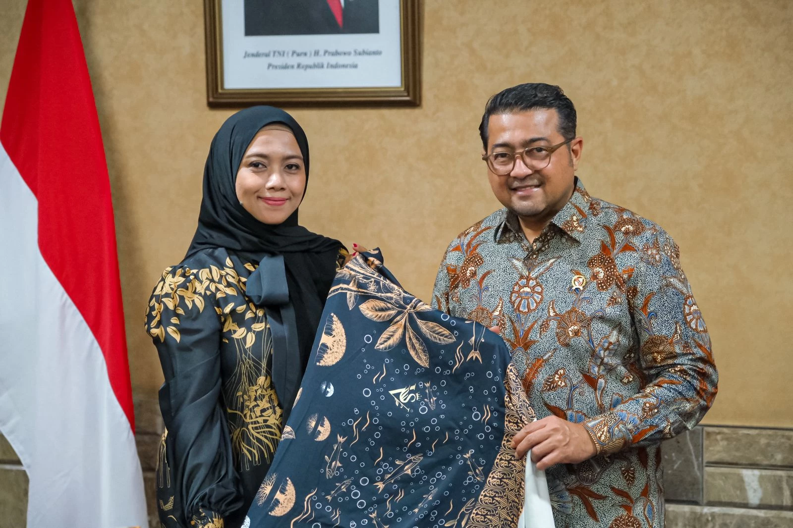 Minister of Creative Economy Appreciates KAHMI for Organizing Muslim Fashion Exhibition to Develop Creative Economy