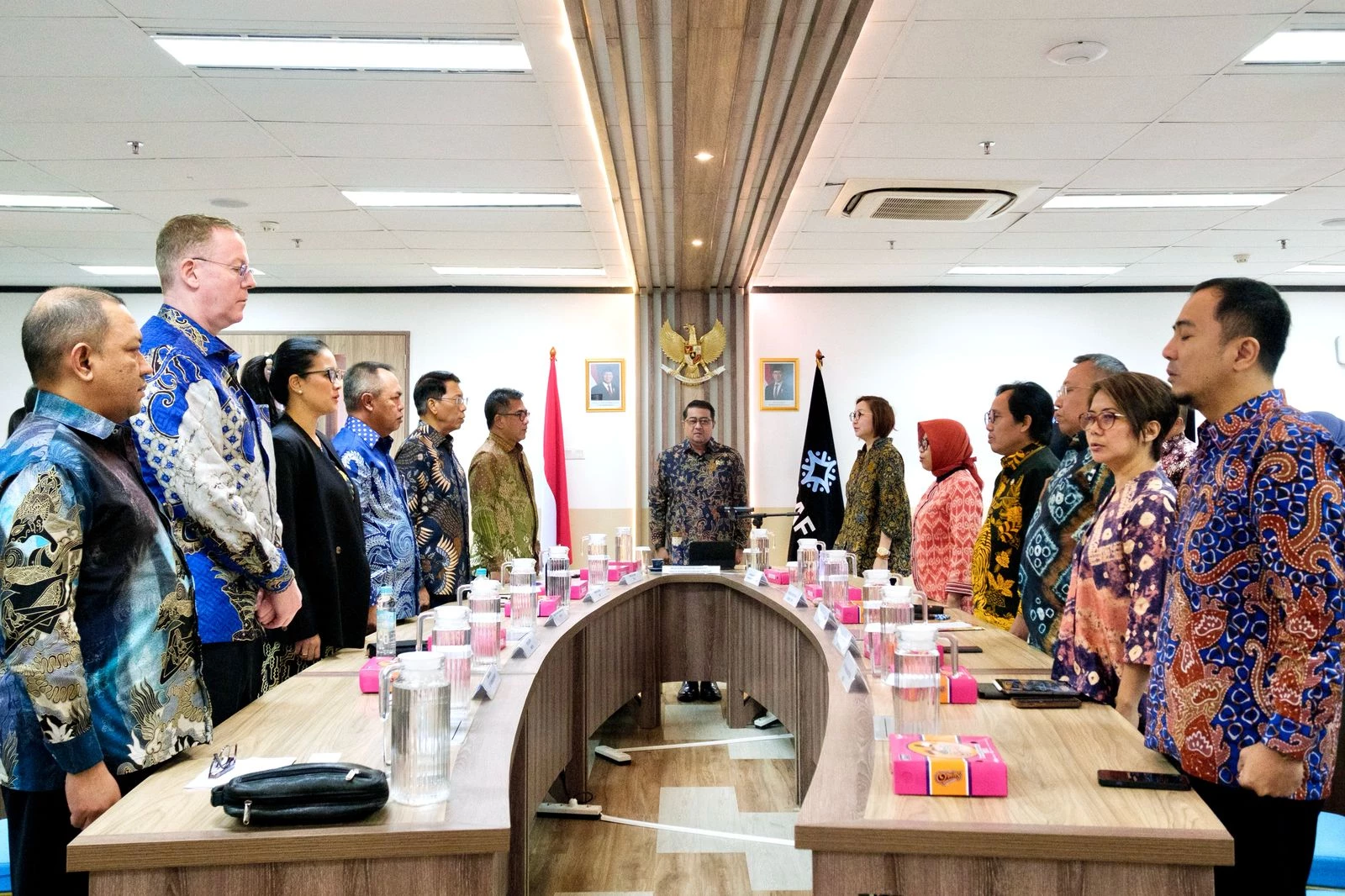 Strengthening Collaboration, Ministry of Creative Economy Signs MoU with TVRI, KAI, BNI, PARFI 56, and PKS with Hotel Borobudur