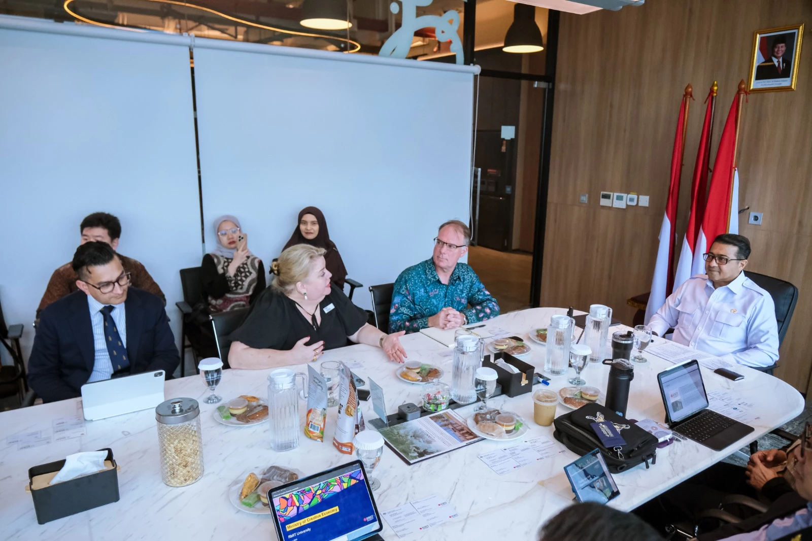 Discussing Indonesia’s Digital and Creative Industries, RMIT University Visits Ministry of Creative Economy