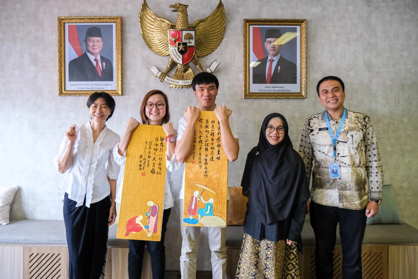 Ministry of Creative Economy Explores Potential Collaboration with Autistic Painter Oliver Wihardja
