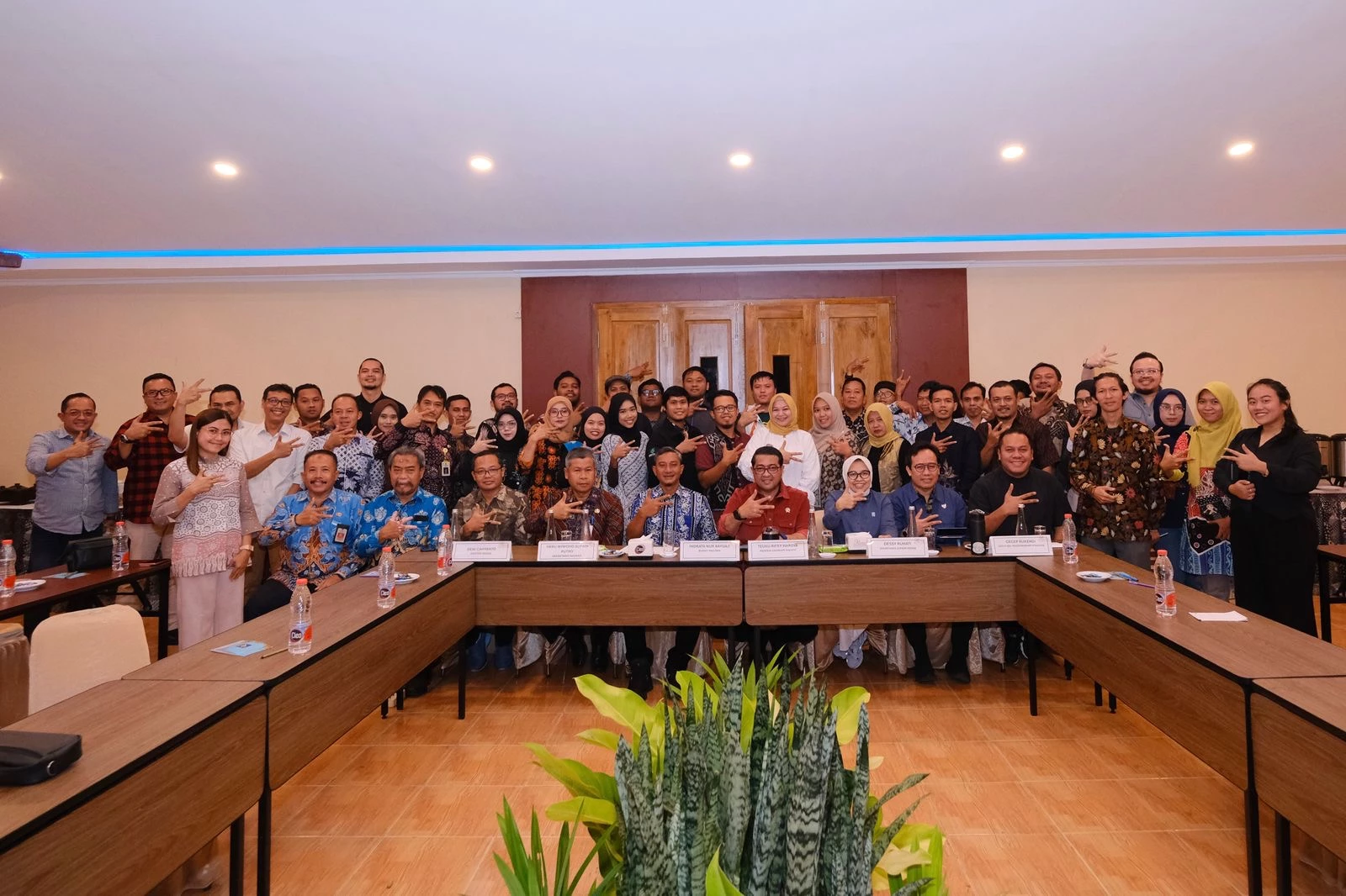 Minister of Creative Economy Holds Direct Dialogue with Pacitan Creative Economy Talents to Strengthen the Creative Economy