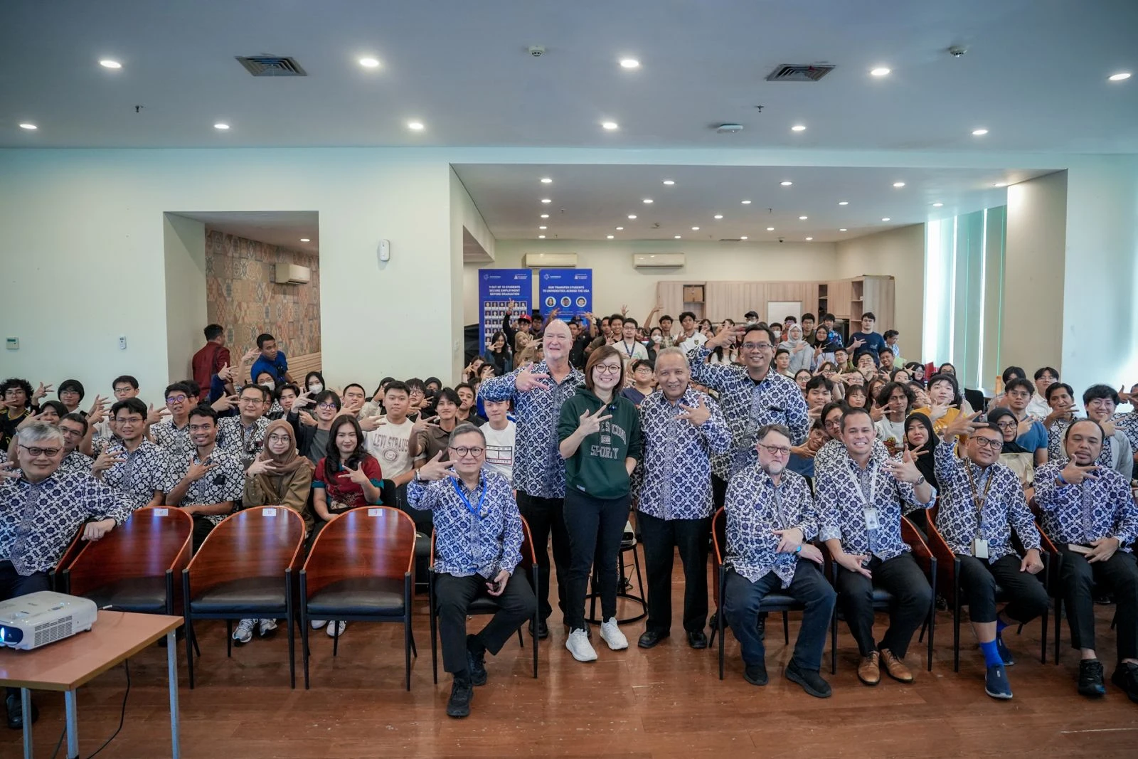 Deputy Minister of Creative Economy Invites Young Generation to Face the AI Era with Creativity and Innovation