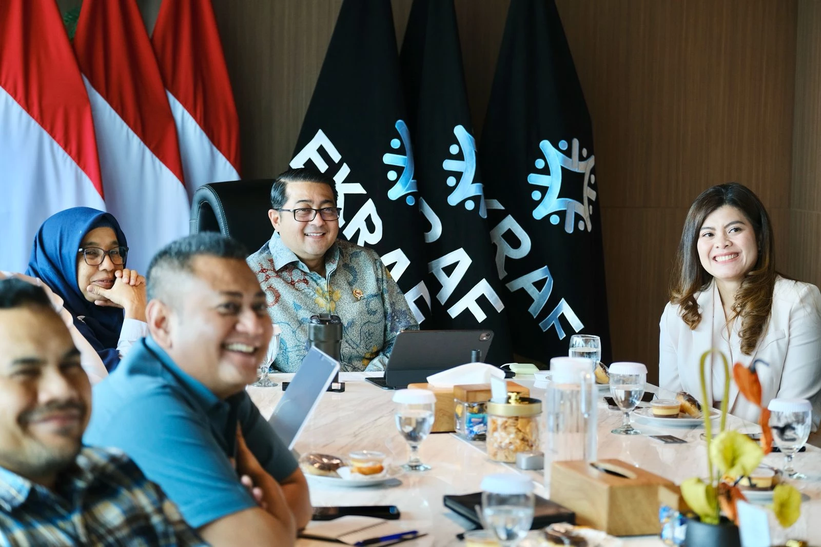 Minister of Creative Economy Explores Collaboration with Atas Langit Café and Space to Develop Creative Spaces for Creative Economy Practitioners