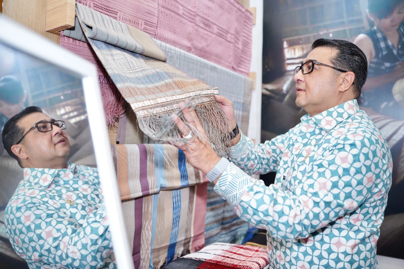 Minister of Creative Economy Affirms Craft Achievements as a Driver of National Economic Value Added at INACRAFT 2026