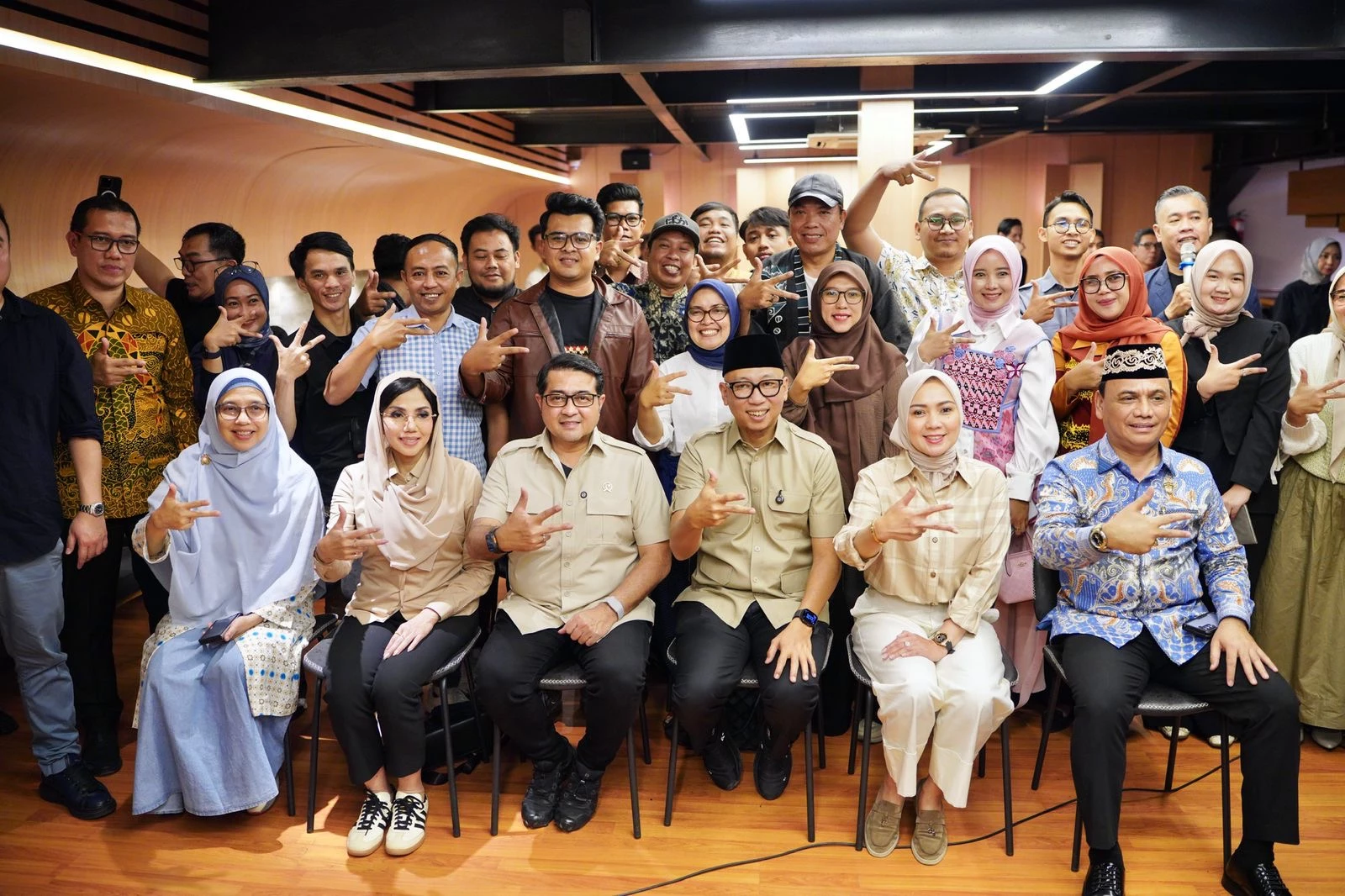 Bincang Ekraf Lampung Promotes Creative Innovation through a Hexahelix Approach