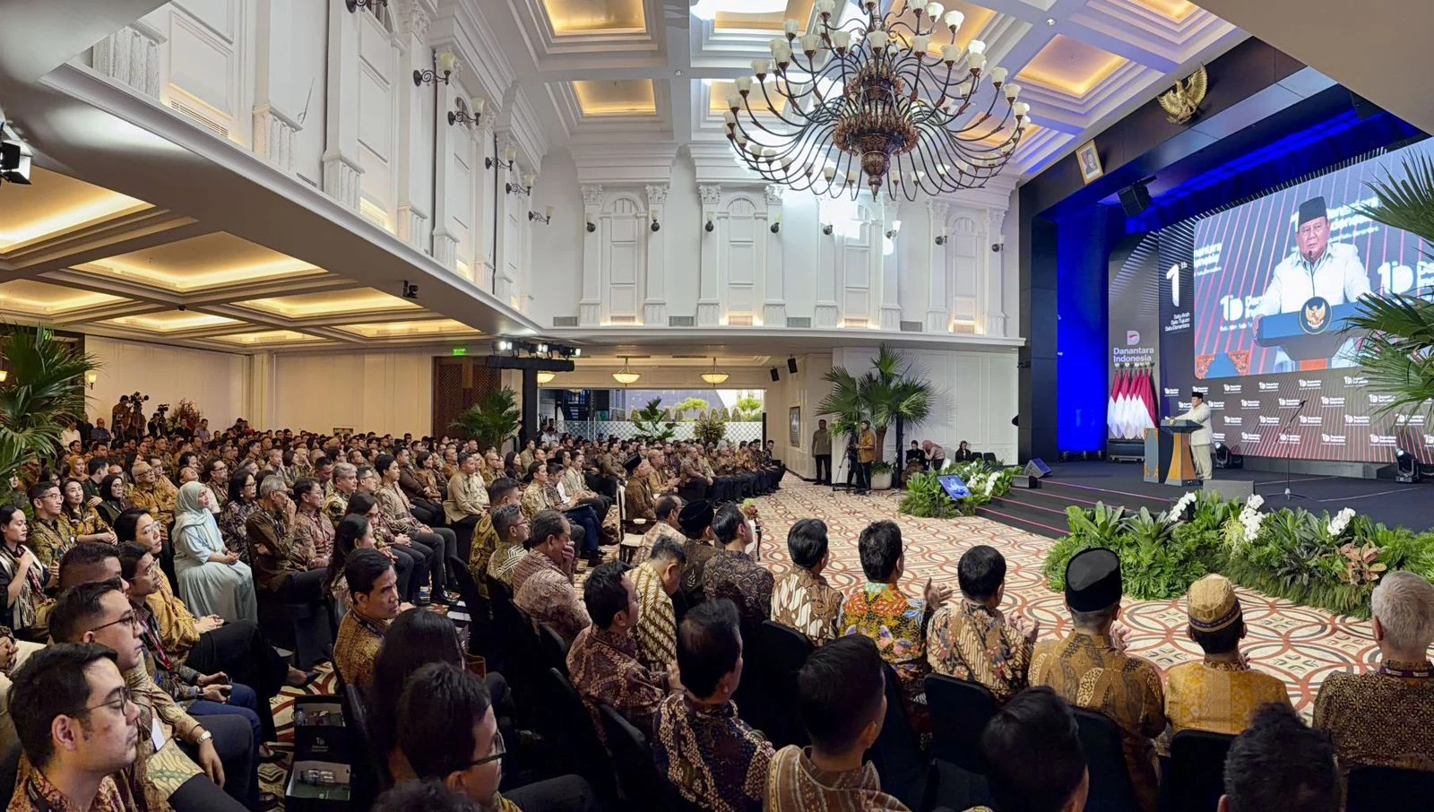 Attends Danantara’s 1st Anniversary, Minister of Creative Economy Strengthens Creative Economy Investment Collaboration