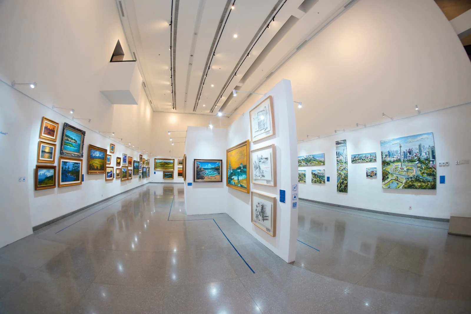 Menteri Ekraf Apresiasi Pameran SBY Art Community Jadi Ruang Kolaborasi Global