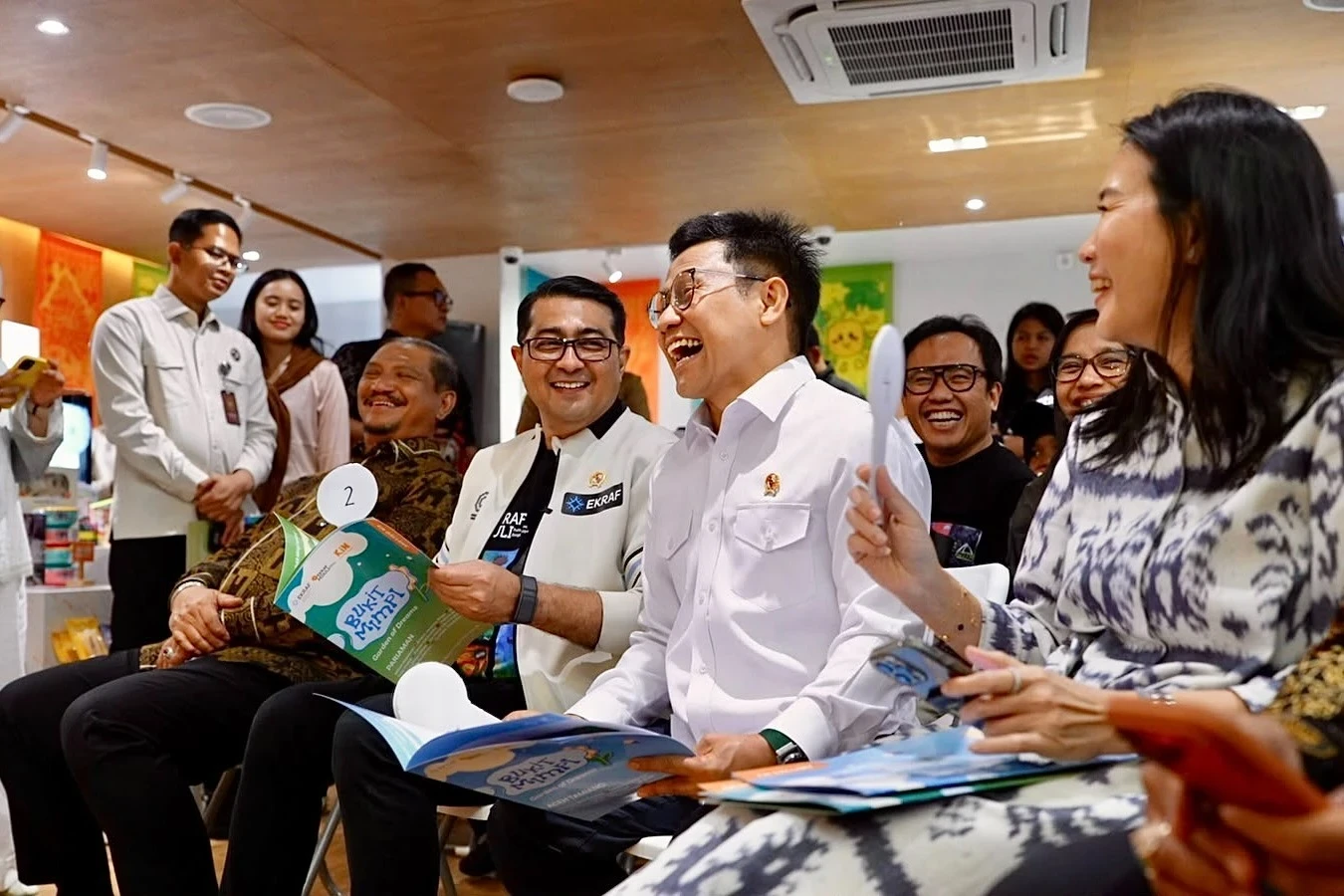 Minister of Creative Economy: Children's Creativity Serves as Part of Post-Disaster Recovery in Sumatra