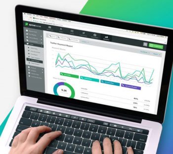 sprout social vs hootsuite EKRUT