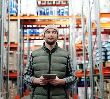 Perbedaan fulfillment dengan warehouse