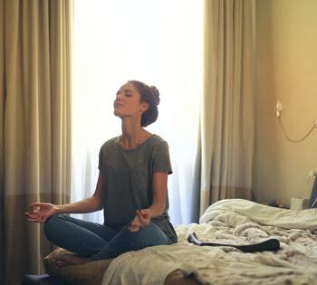 15. Mengadopsi teknik mindfulness