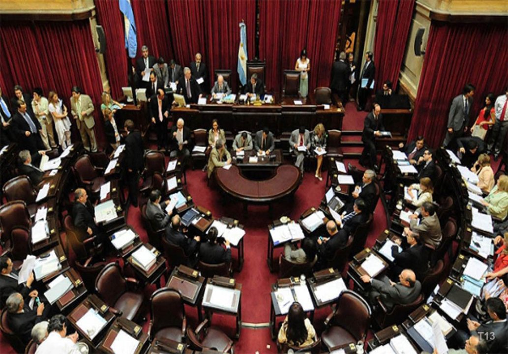 El Senado publica datos en formato cerrado.