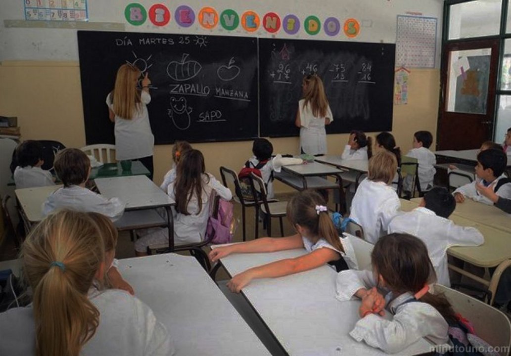 Contrataron a una sociedad de hecho para realizar un estudio de imagen de la educación en la Ciudad argumentando razones de urgencia.