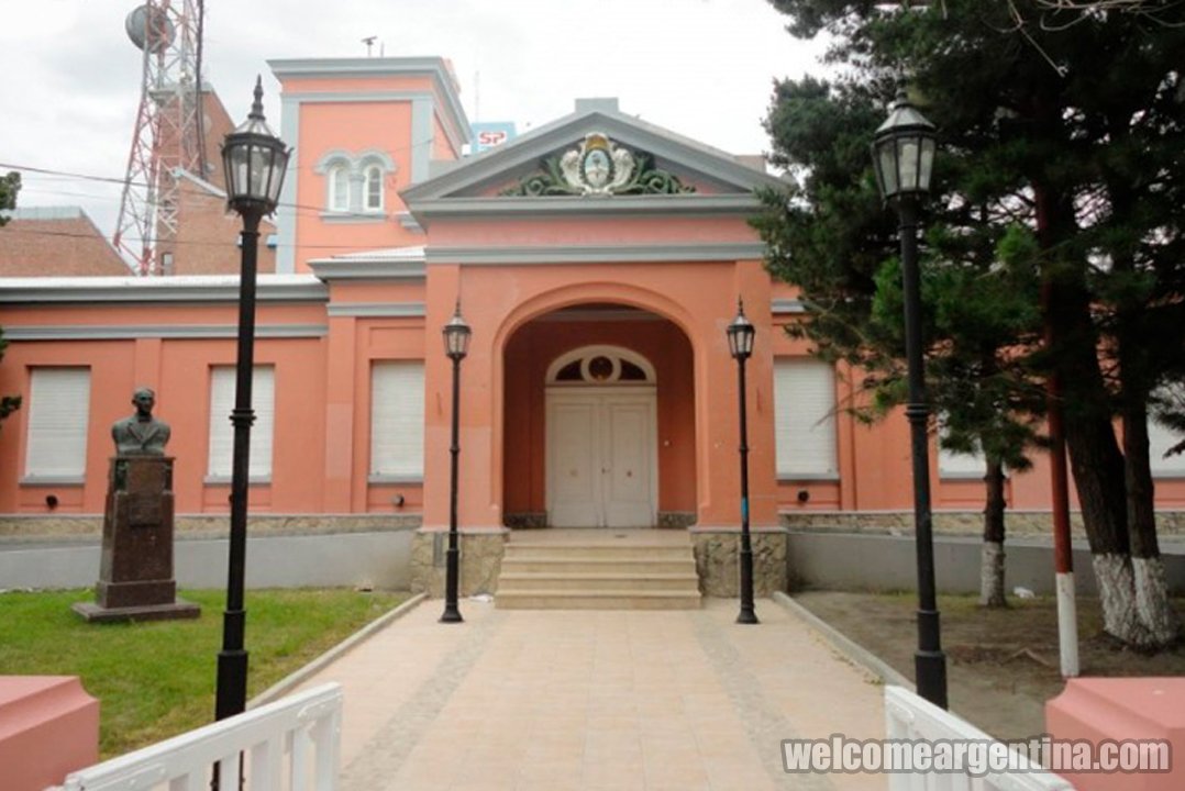 La Casa de Gobierno de Santa Cruz fue escenario de protestas por problemas para pagar sueldos.