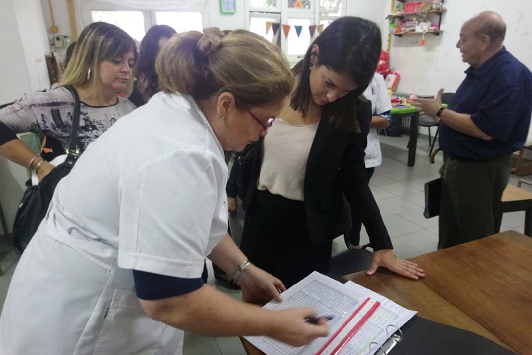Coletta se reunió con profesionales del Instituto de Rehabilitación Psicofísica (IREP).