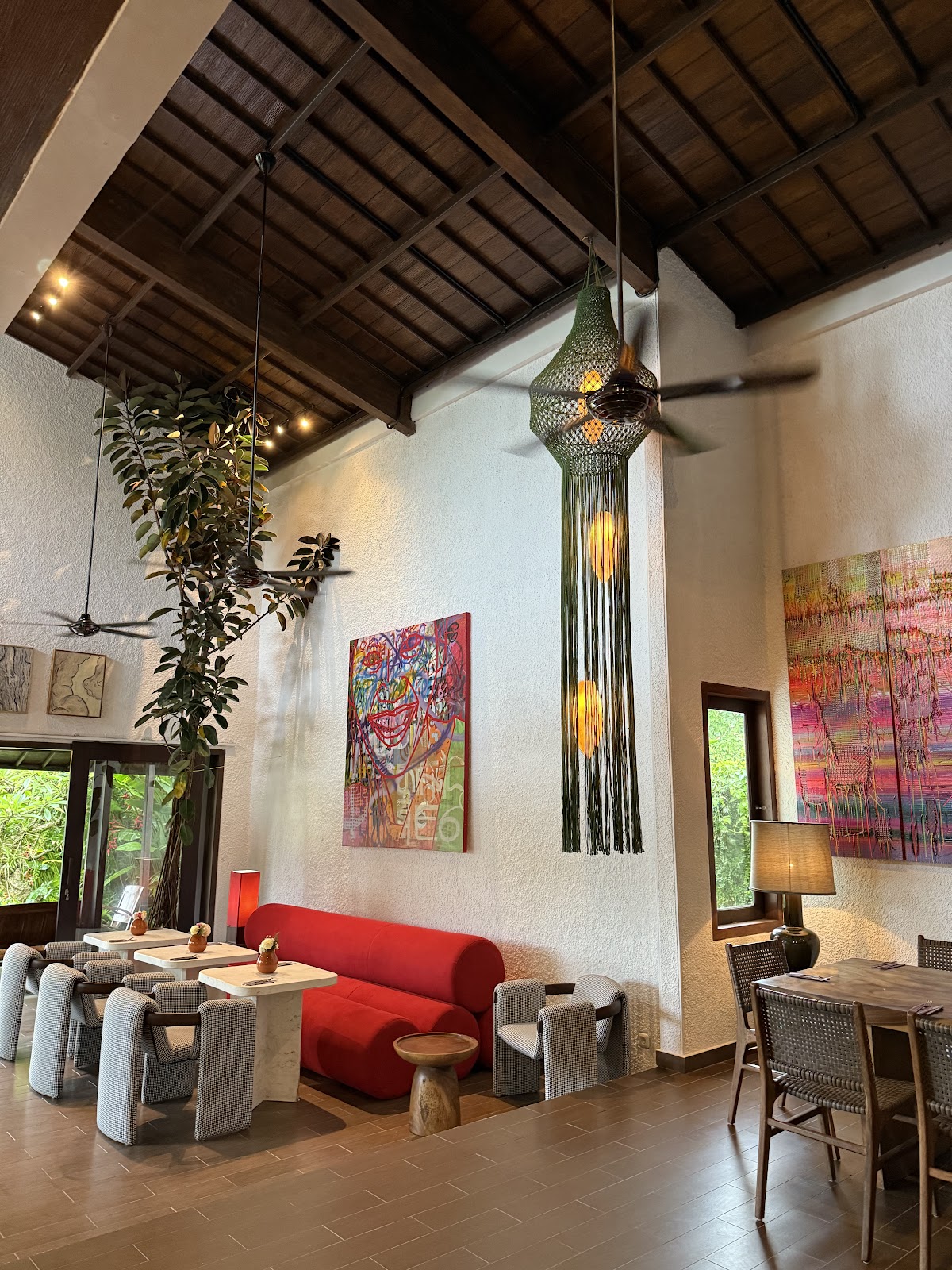 Jl. Pantai Pererenan Cafes