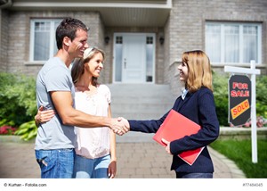 Why Stay in Touch With Your Real Estate Agent