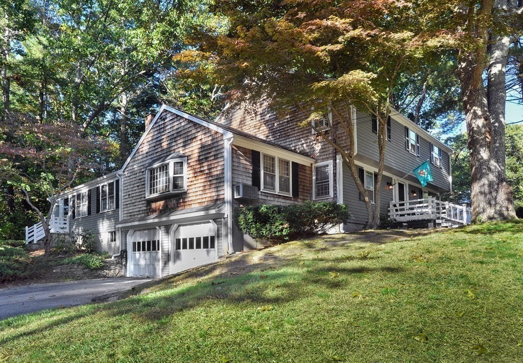 10 Flint Locke Dr, Duxbury, MA 02332 is now new to the market